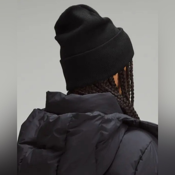NWT Lululemon Warm Revelation Beanie Black Gold - Picture 2 of 7